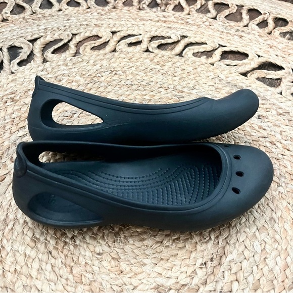 CROCS Kadee Flats Women shoe 9 Black Casual Comfort Work Non Slip Ballet Dots - Picture 3 of 4